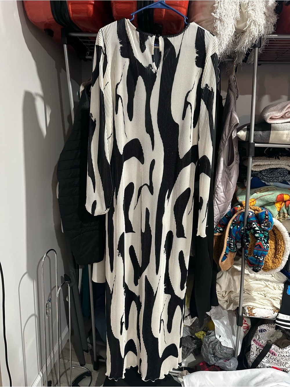 SHEIN Black & White Pleated Abstract Midi Dress - Picture 1 of 5